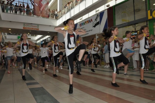 Nyárindító táncos flashmob