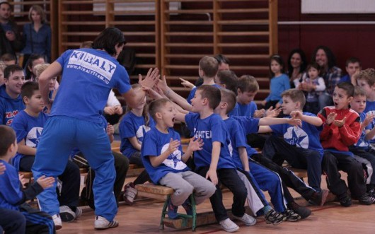 Negyedszáz ország kick-boxosai a szegedi világkupán