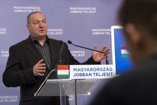 Fidesz: az emberek visszakapják, amit a "Gyurcsány-koalíció" elvett tőlük