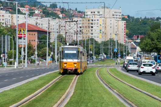 Átadta az 1-es villamosvonal felújított szakaszát Tarlós István